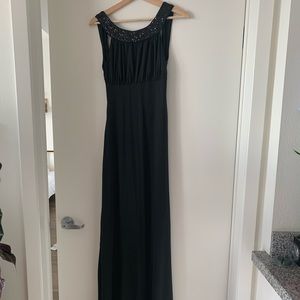 Black Long Dress with sequins appliqué open back